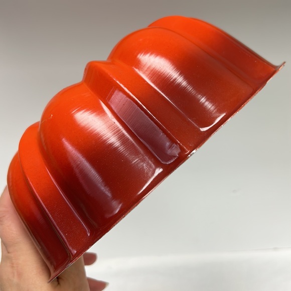 Retro 70s 10 “Nordic Ware” aluminum ombré red/orange bunt cake pan - Picture 2 of 6